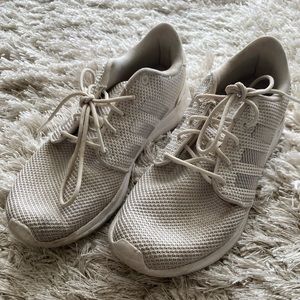 ✨White Memory Foam Adidas Tennis Shoes✨